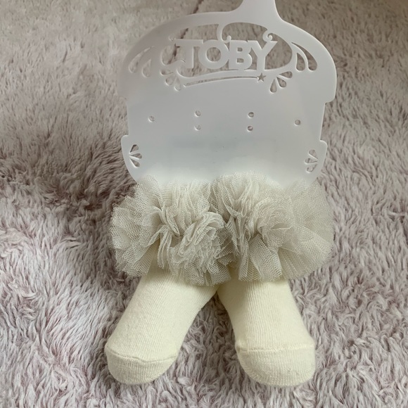 Toby Infant Cream Ruffle Tulle Socks 0-12 mo NWT - Picture 2 of 4